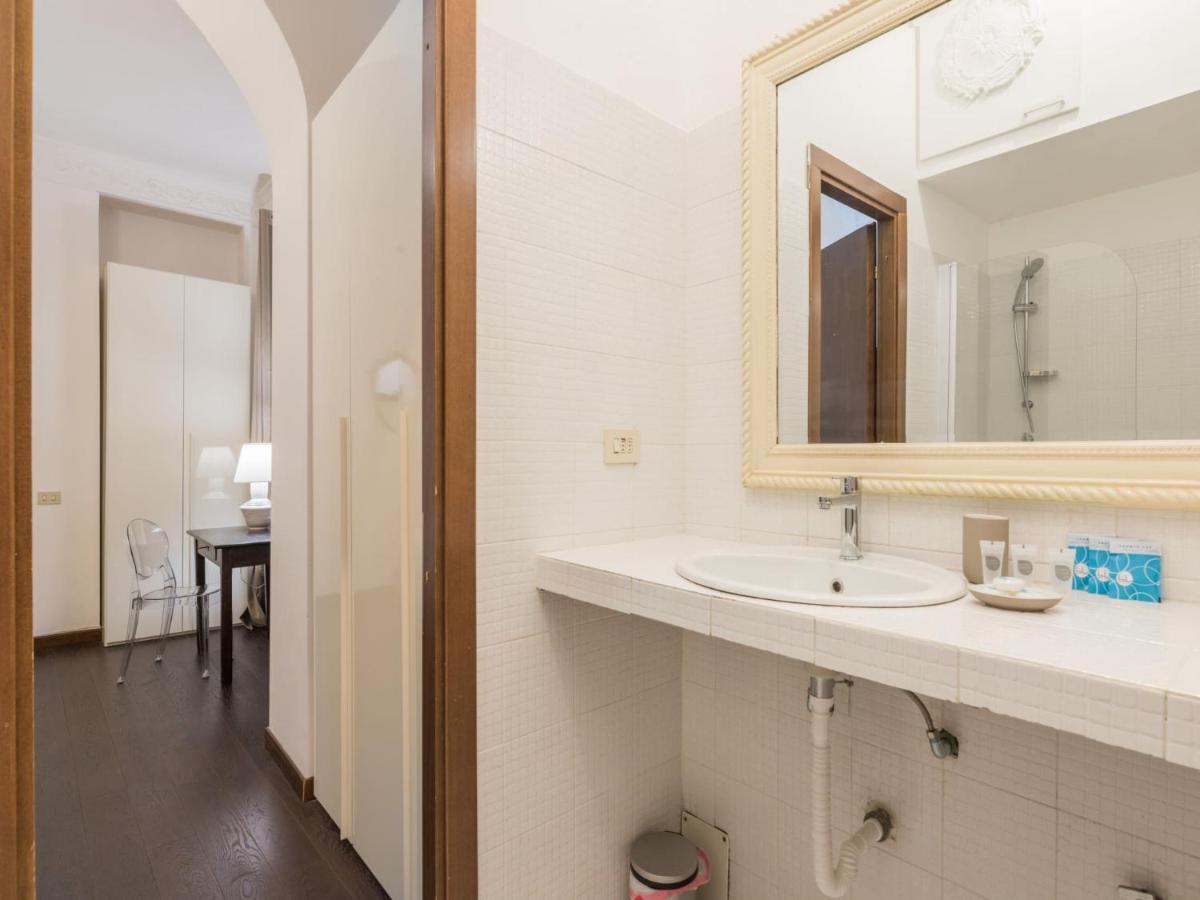 The Rent - Three-bedroom Close To The Quirinale Roma